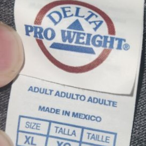 Gray Christmas Vacation "Merry Freakin' Christmas" T-Shirt, Size XL - Picture 2 of 2